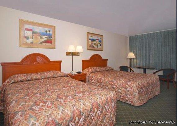 Economy Inn & Suites Hannibal Room photo